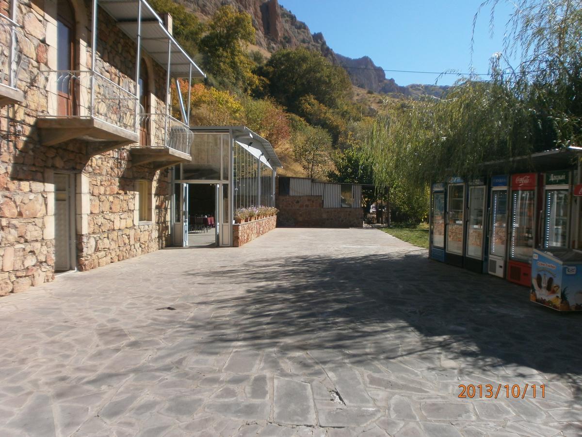 Noravank'S Hotel Areni エクステリア 写真